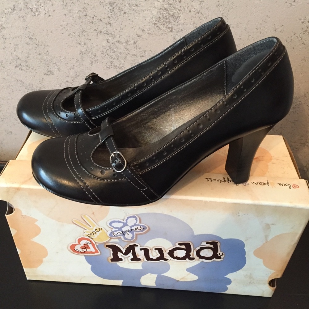 🌻 Mudd Black Heels 🍃